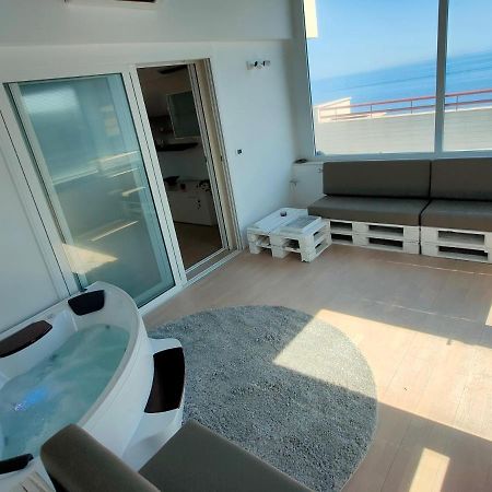 Seafront Suites Bari Bagian luar foto