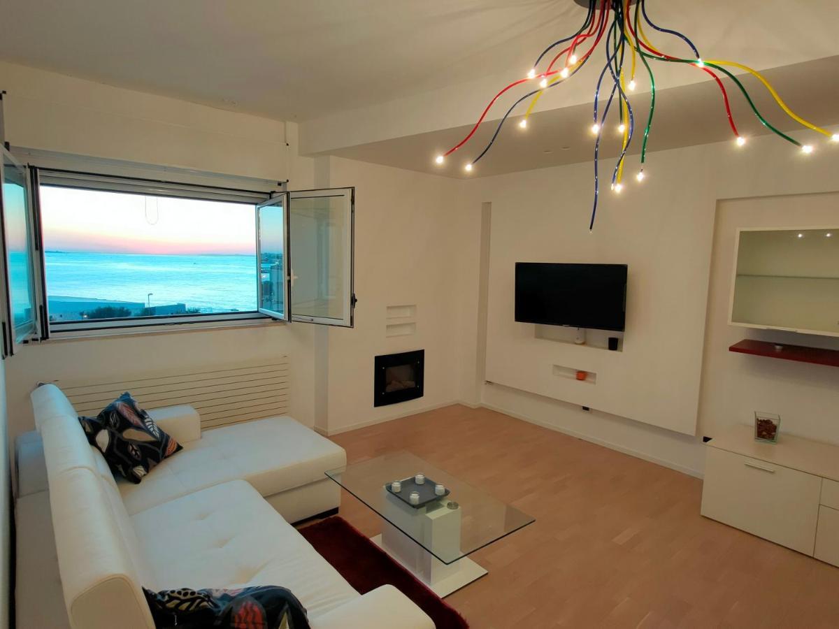 Seafront Suites Bari Bagian luar foto