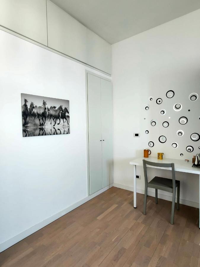Seafront Suites Bari Bagian luar foto